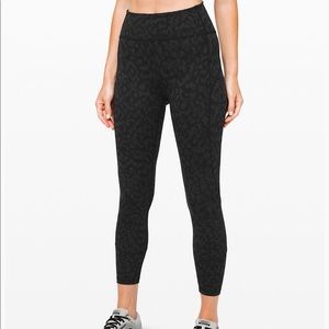 Lululemon In Movement Tight 25” Everlux